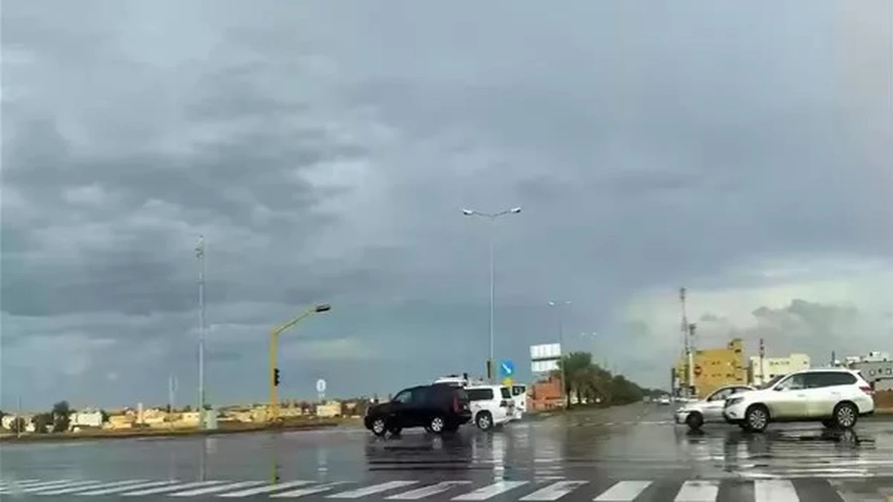 الأرصاد تطلق تحذيراً عاجلاً بشأن تدهور حالة الطقس مع بداية بوادر التقلبات الجوية